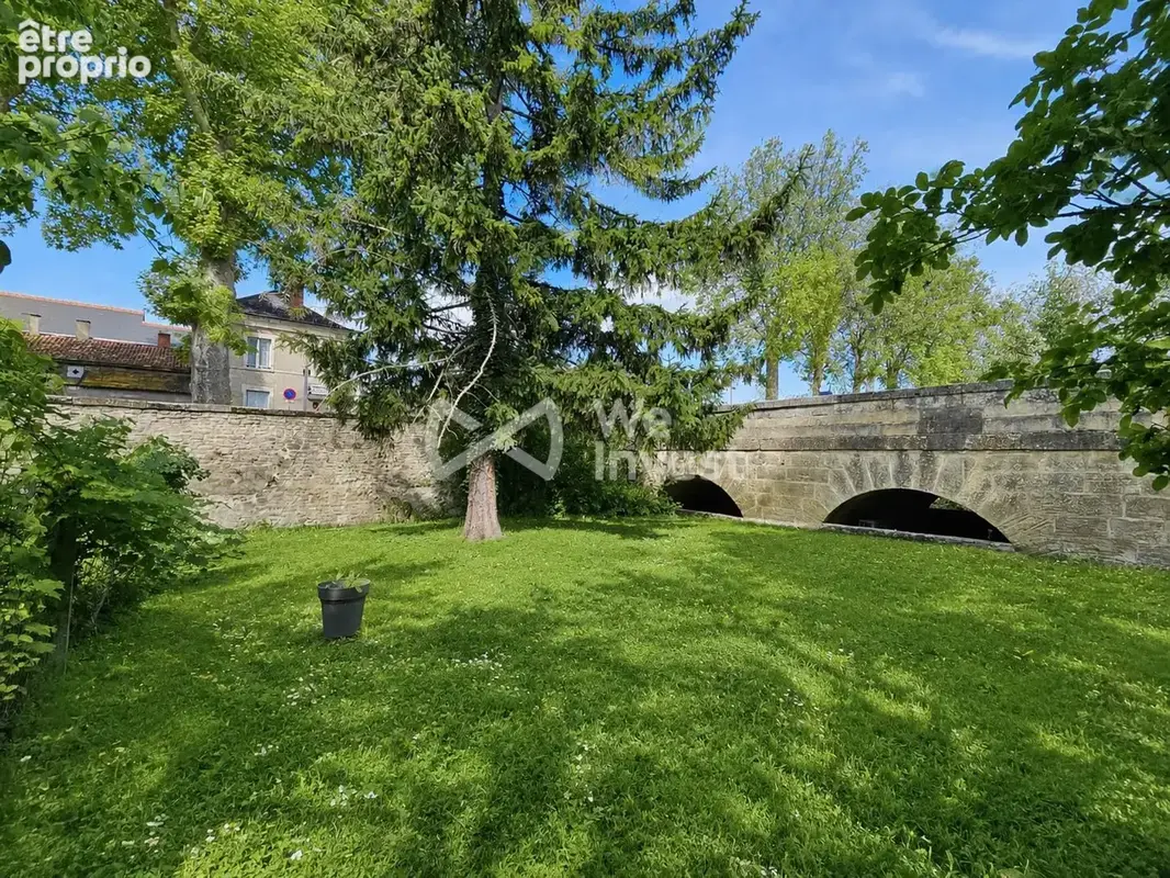 Commerce 93 m² à Richelieu  - photo 5