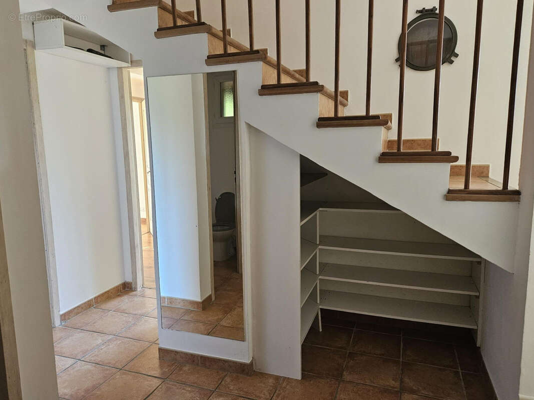 Maison à CAMARET-SUR-AIGUES