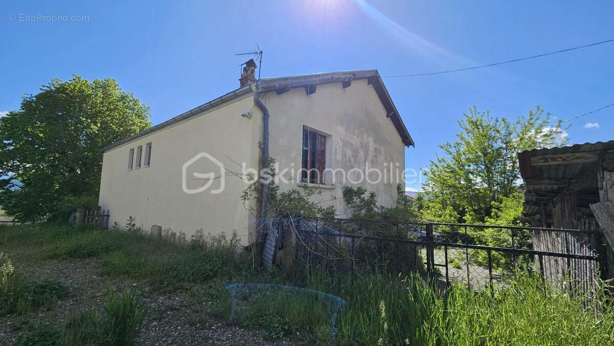 Maison 3 chambres sur terrain d'environ 800 m² - photo 3