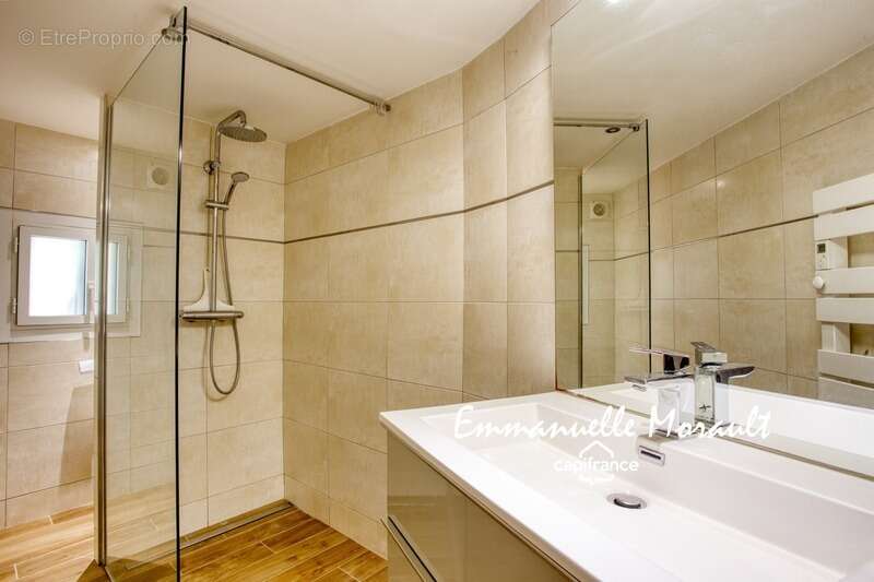 Maison à BAGNOLS-EN-FORET