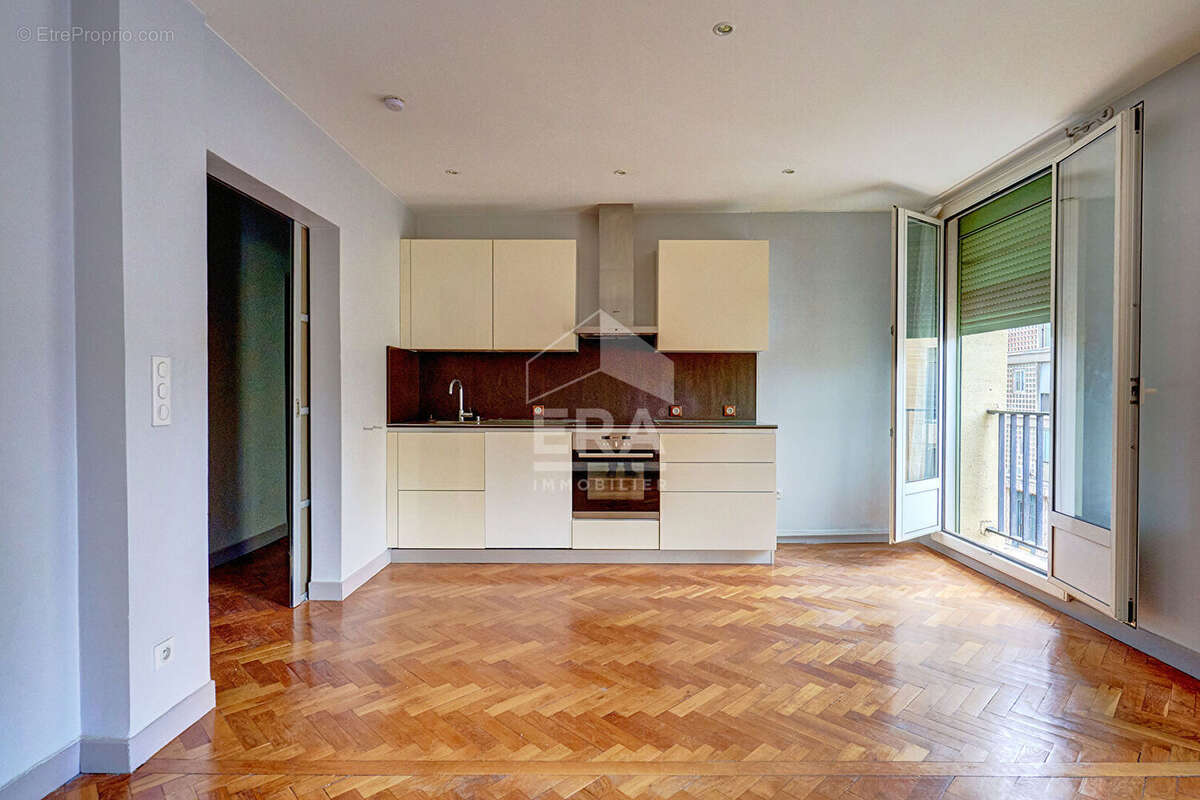 Appartement à MARSEILLE-2E