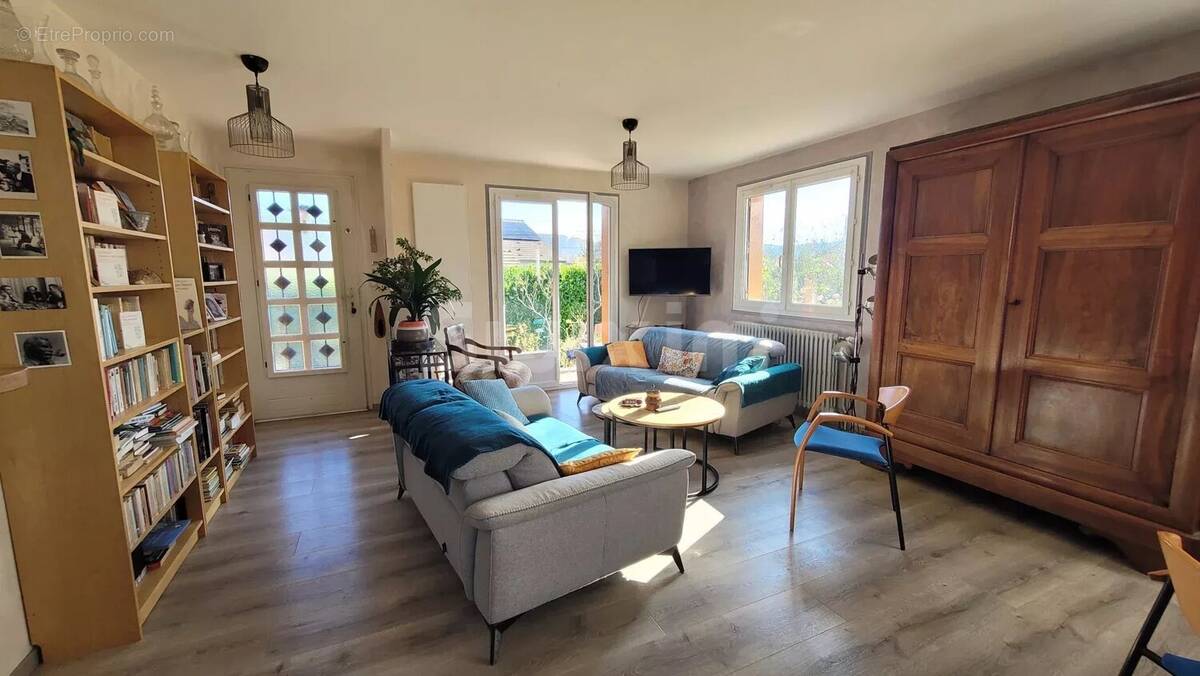 Maison à LONS-LE-SAUNIER