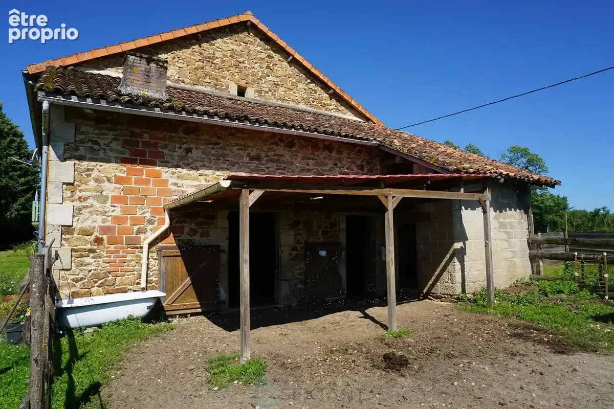 Superbe corps de ferme en pierre niché au coeur du paisible et pittoresque parc naturel du Périgord vert. - photo 7