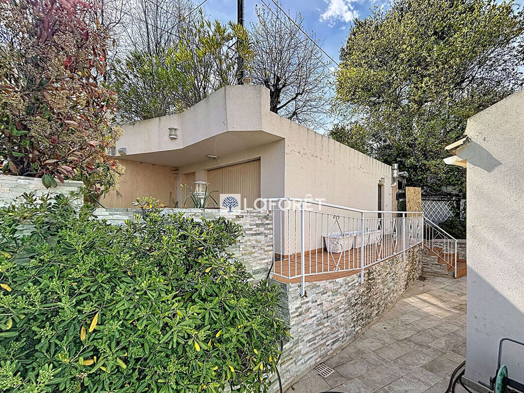 Maison de standing de 128m² avec vue mer exceptionnelle et piscine - photo 13