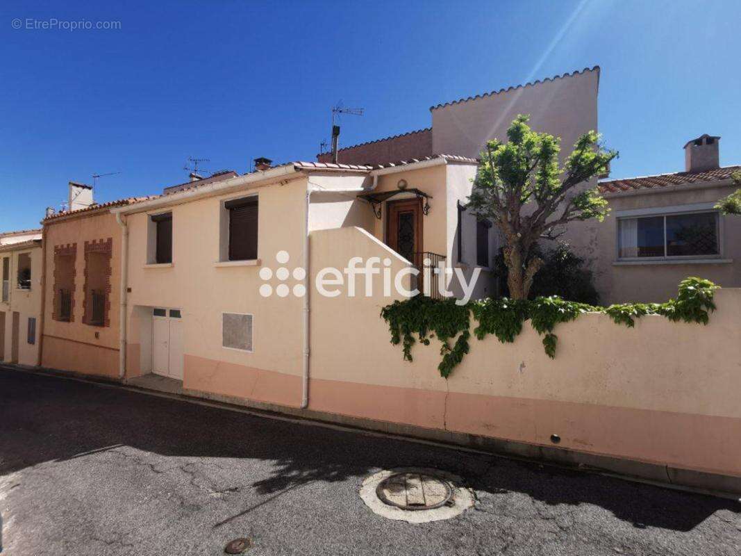 Maison à VILLENEUVE-DE-LA-RAHO