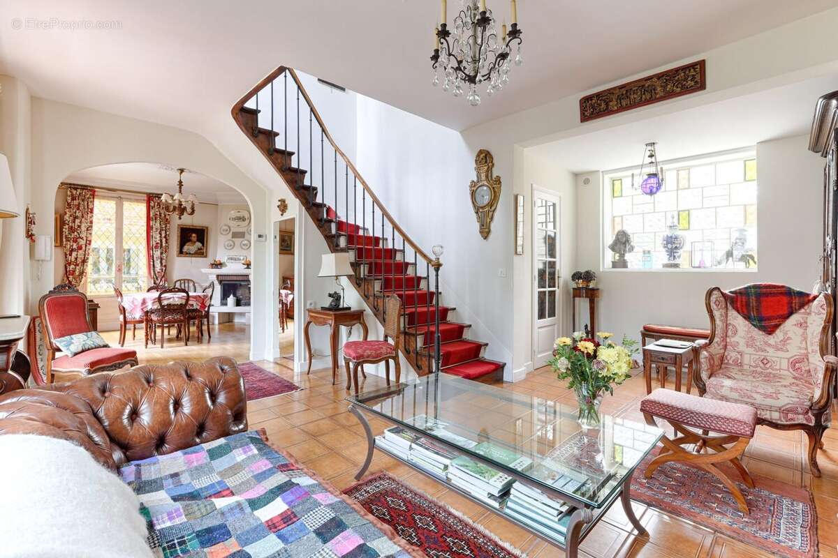 Maison à LA GARENNE-COLOMBES