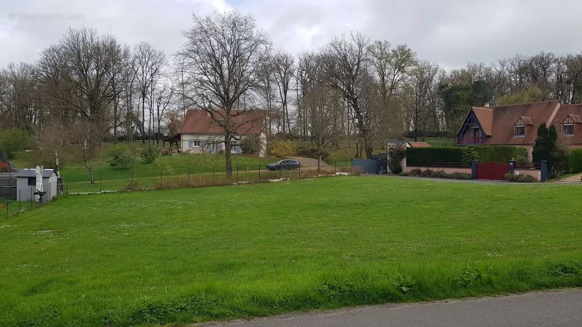 Terrain à BALLAN-MIRE