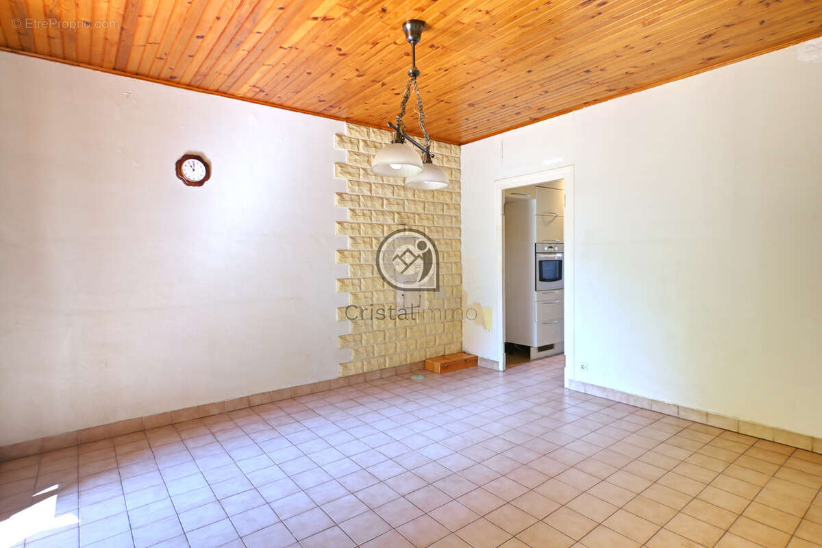 Exclusivité - Appartement 3 pièces avec balcon, cave, cellier et jardin privatif sur Domene. - photo 6