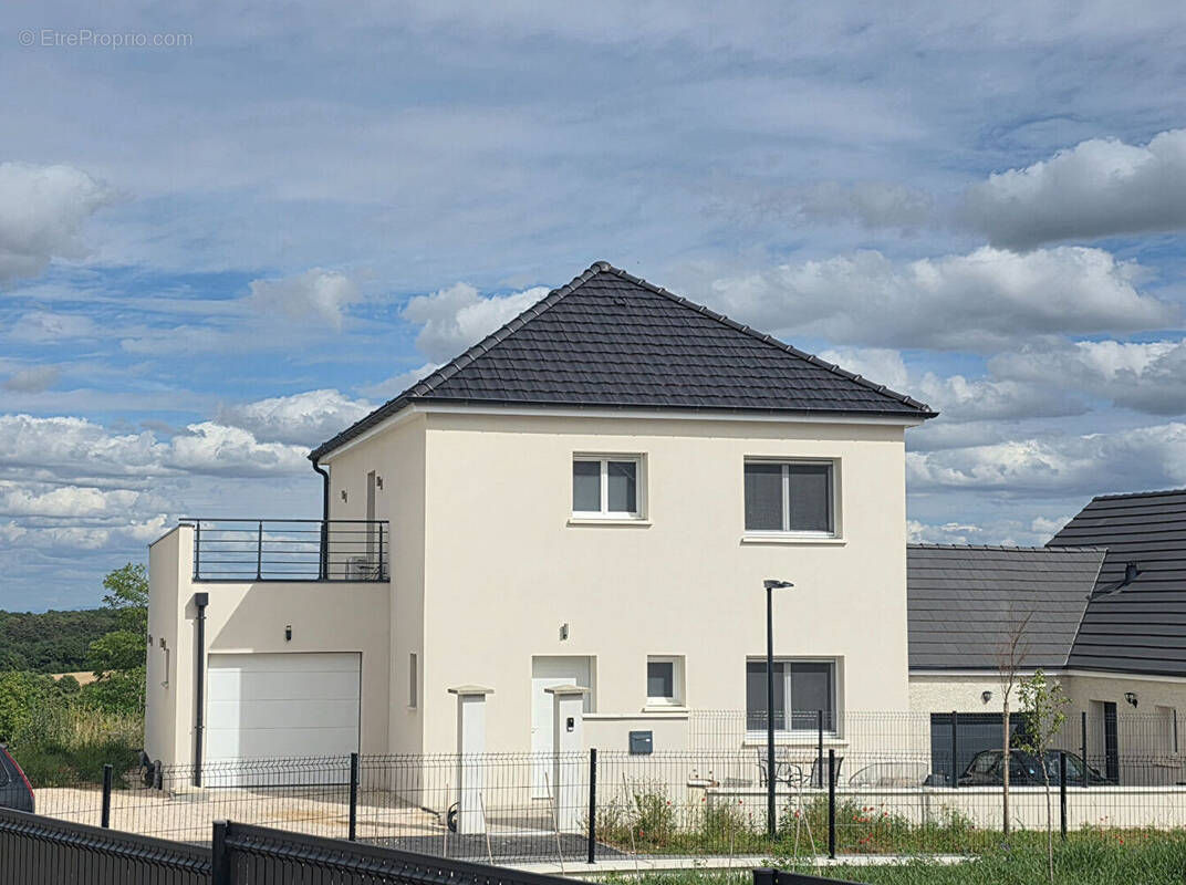 Maison à CORCELLES-LES-MONTS