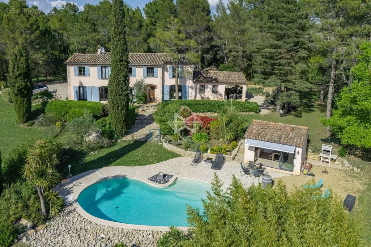 Maison à TOURRETTES