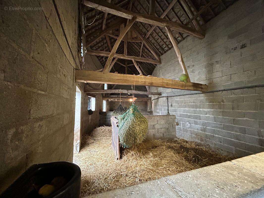 Maison à CREVECOEUR-LE-PETIT