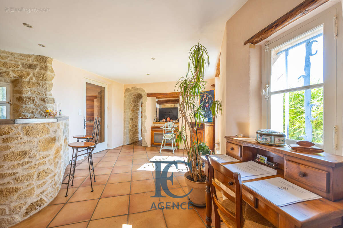 Maison de plain pied de 200 m2 - photo 8