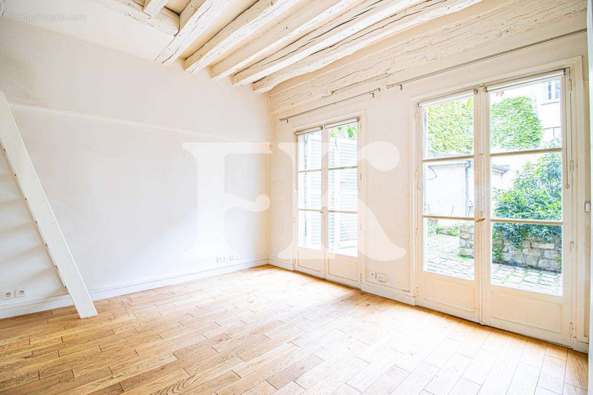 Appartement à PARIS-7E