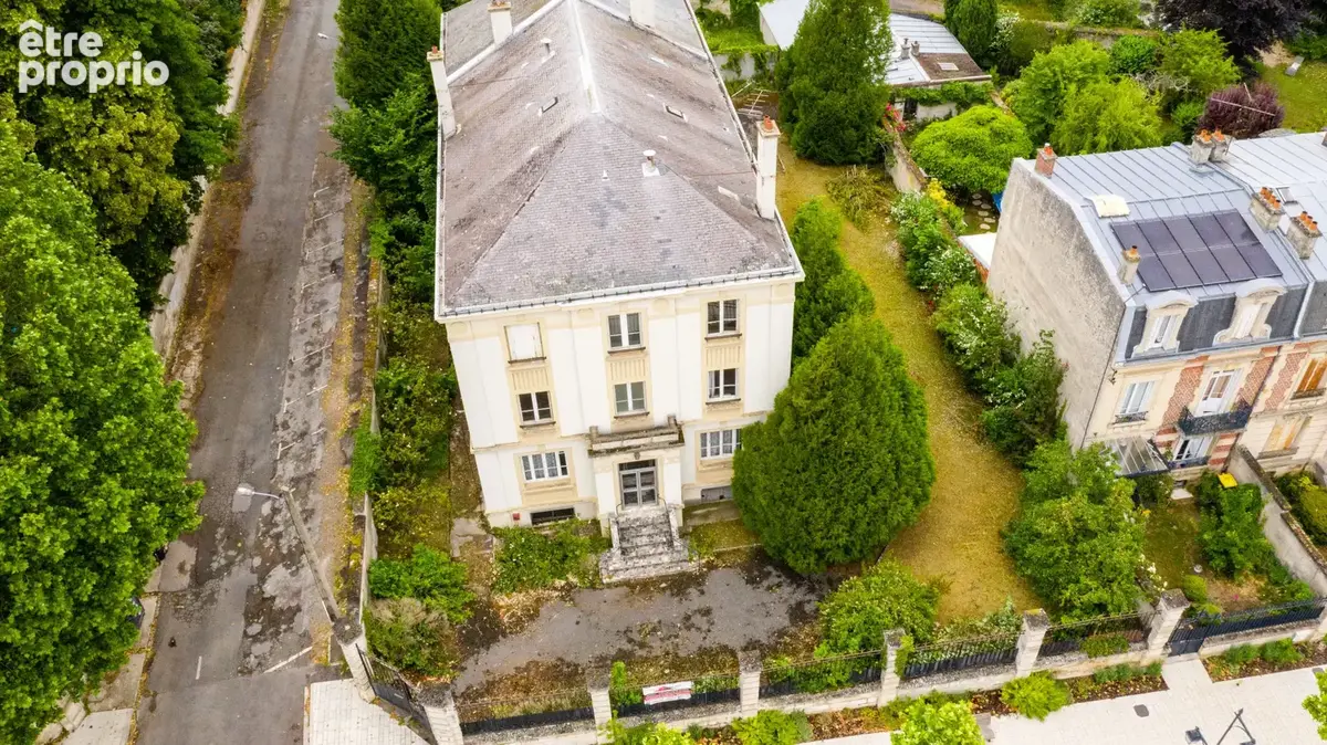 Dpt Aisne (02), à vendre SOISSONS immeuble environ 1000 m2 à découper - photo 1