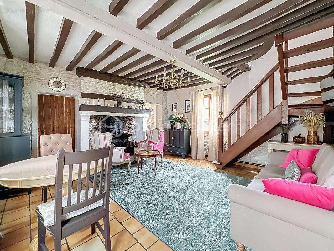 Maison à SAINT-PIERRE-SUR-DIVES