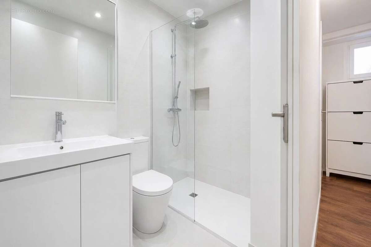 Appartement à PARIS-17E
