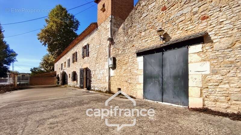 Maison type longère à Rénover  20 pièces  (47) - photo 6