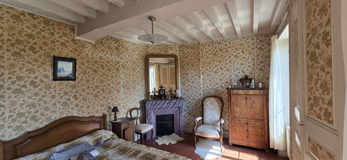 Ancienne ferme avec nombreuses dépendances et plus de 3 000 m2 de terrain - photo 10