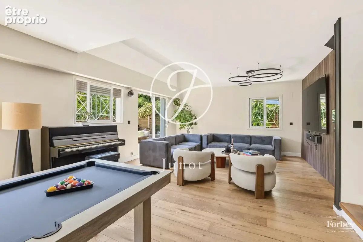 Saint-Cloud - PASTEUR - Maison de 275m² - 5 chambres - Terrain 416m² - photo 3