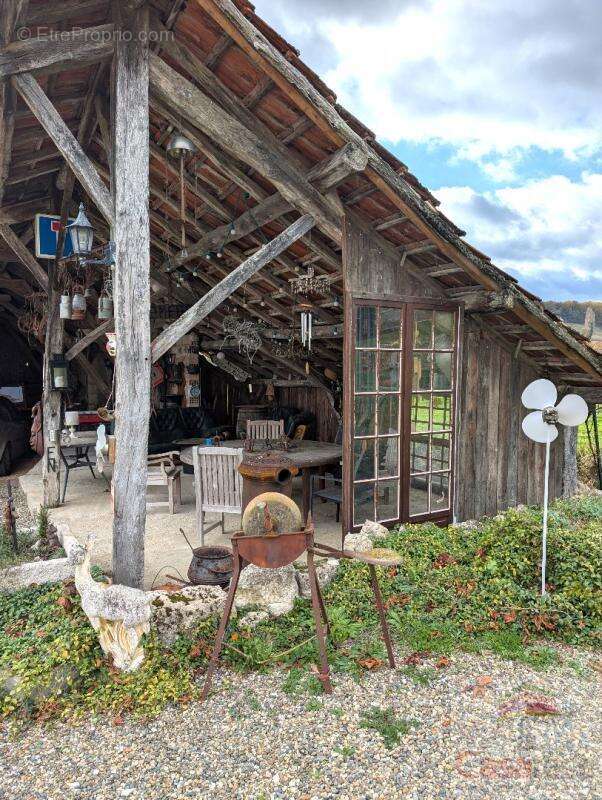 Maison à CASTELNAU-MONTRATIER