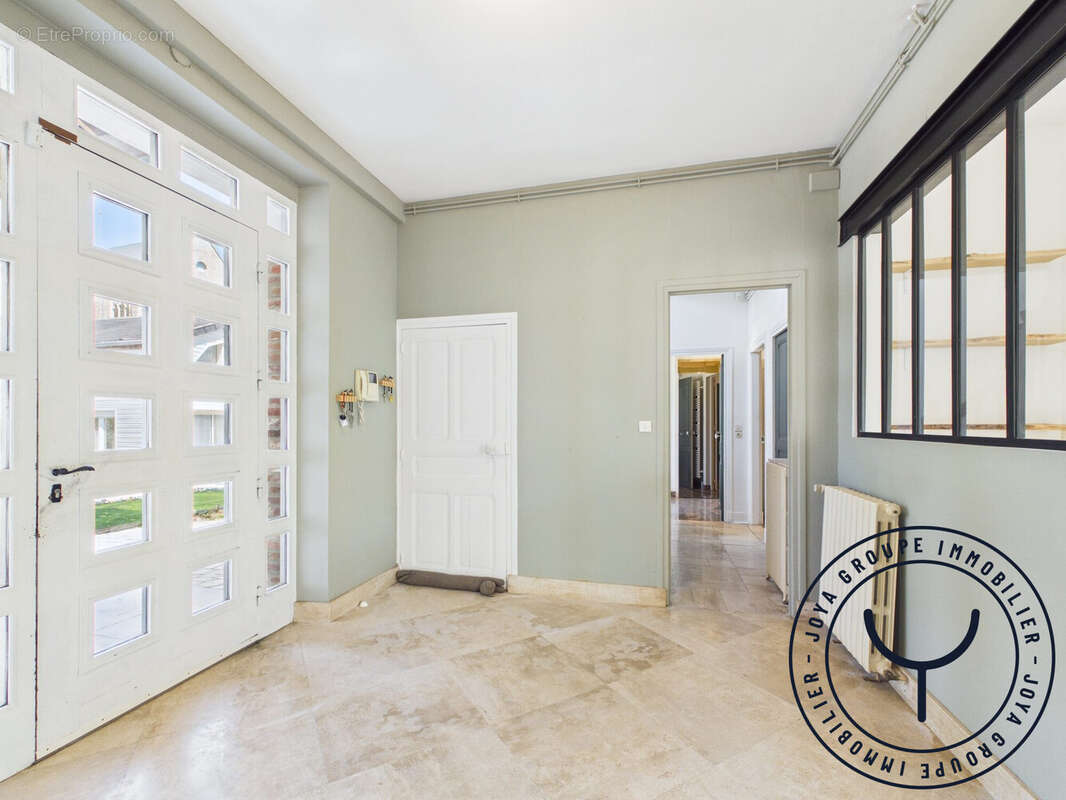 Maison 325 m² à Romilly-Sur-Seine  - photo 9