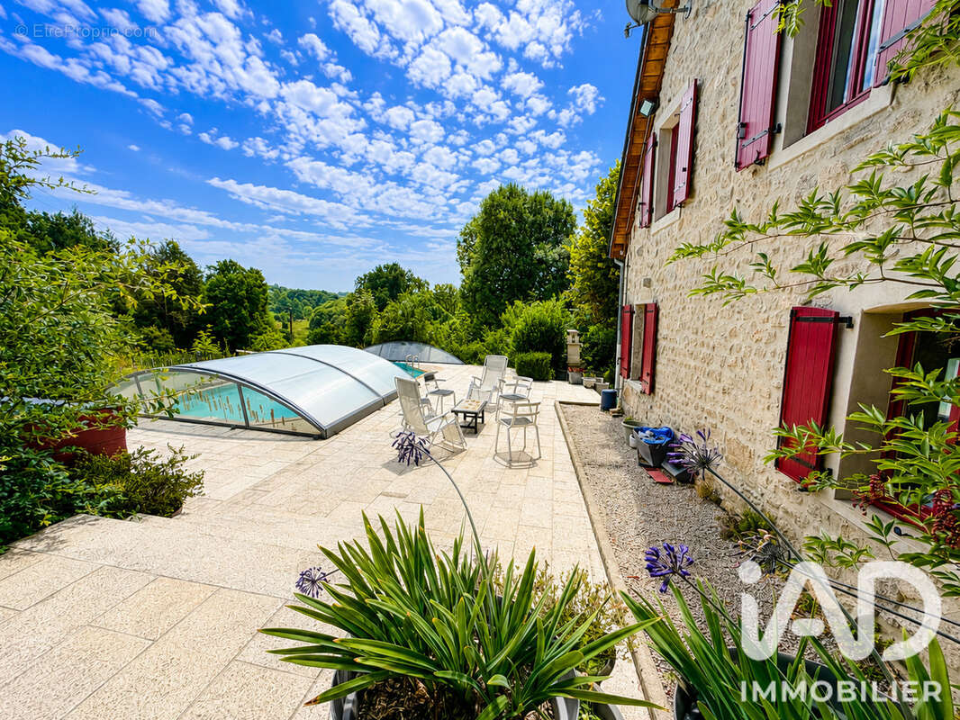 Maison 149 m² à Saint-Exupery-Les-Roches  - photo 6