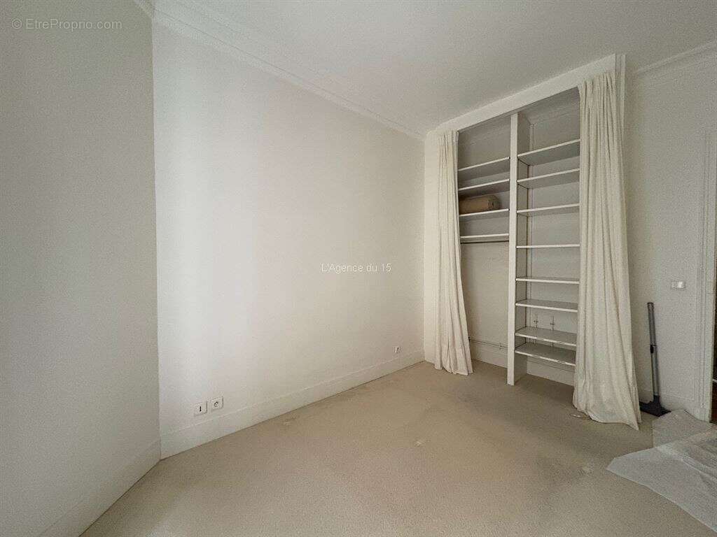 Appartement à PARIS-15E