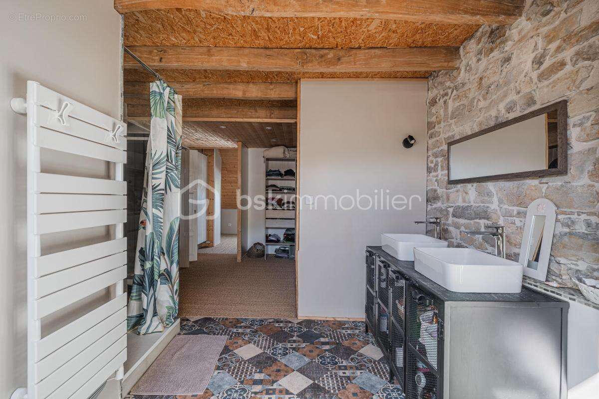 Authentique propriété de caractère 9 pièces de 362 m2 au cœur du Bugey - photo 19