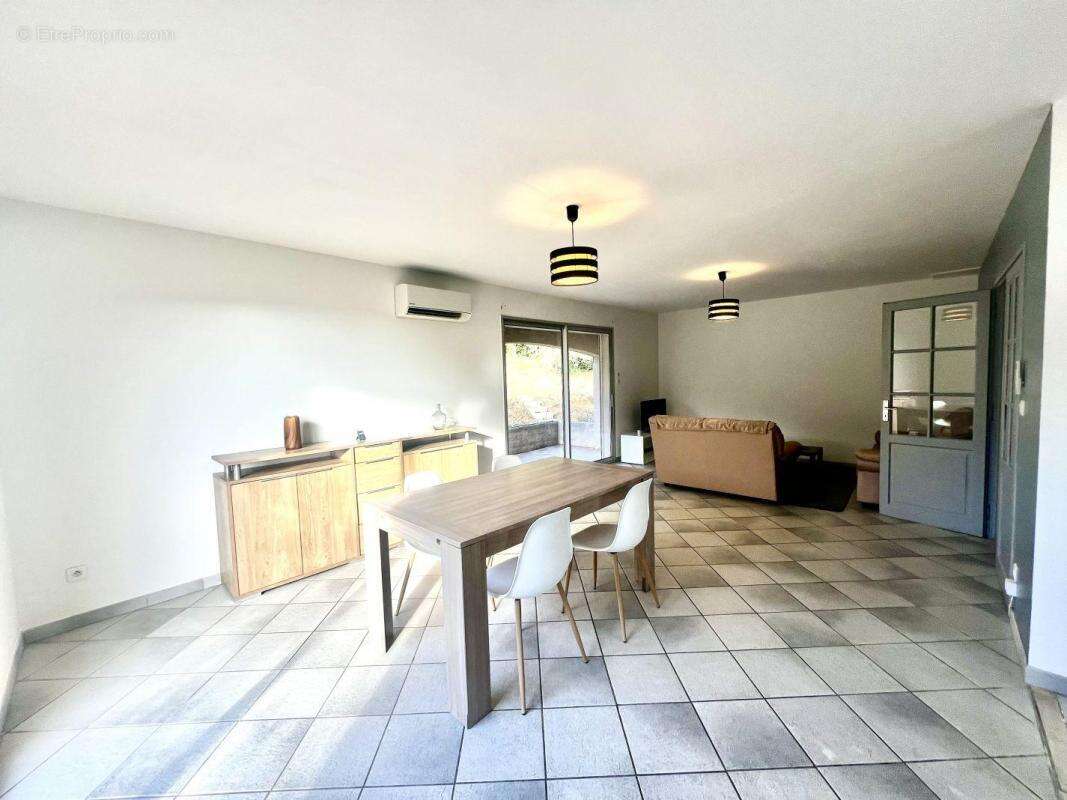 Maison à SAINT-GILLES