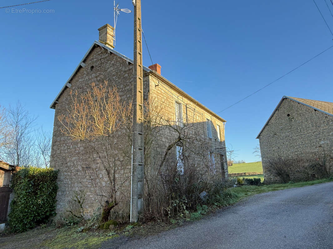 Maison à BUSSIERES