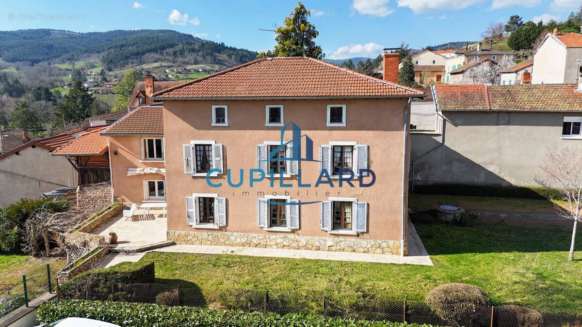 Maison à RENAISON