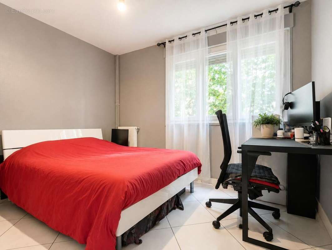 Appartement 82 m² à Bron  - photo 6