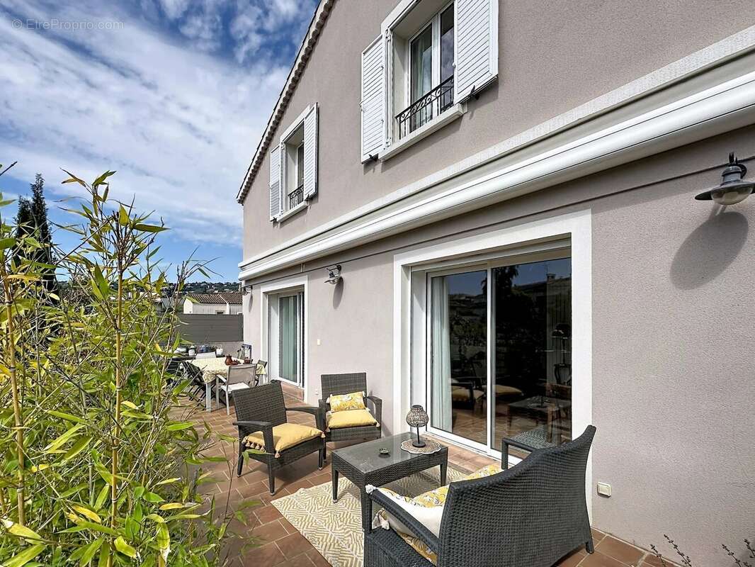 Maison à VALLAURIS