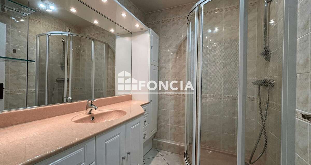 À vendre – Superbe T3 de 72 m² avec garage et vue imprenable – Résidence du IV Septembre à Agen - photo 4