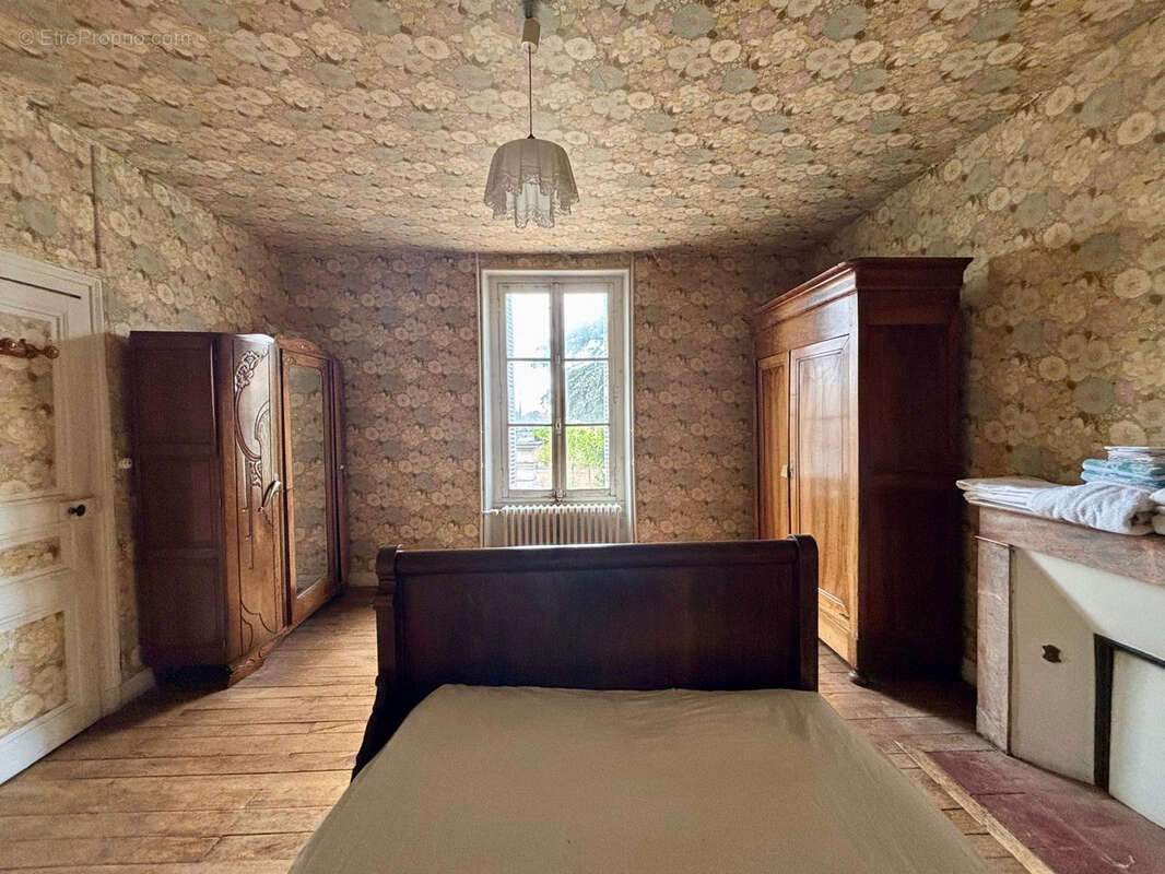 Charmante maison en pierre de 139 m2 avec préau, garage et cave - photo 8