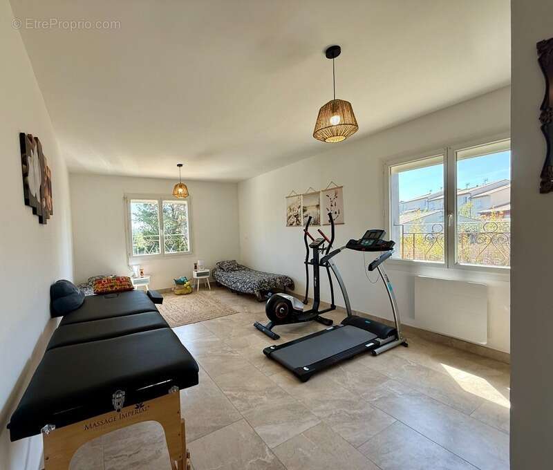 Maison à VILLEMOUSTAUSSOU