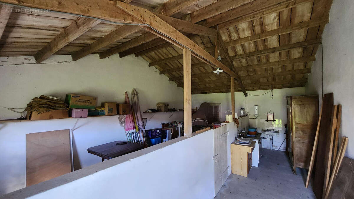 sans doute une des plus belle ferme de la commune sur près de 10 hectares d'un seul tenant - photo 6