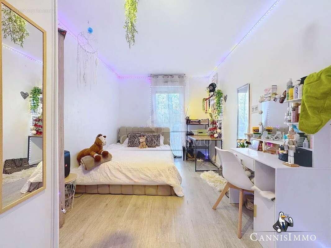 Appartement à LE CANNET