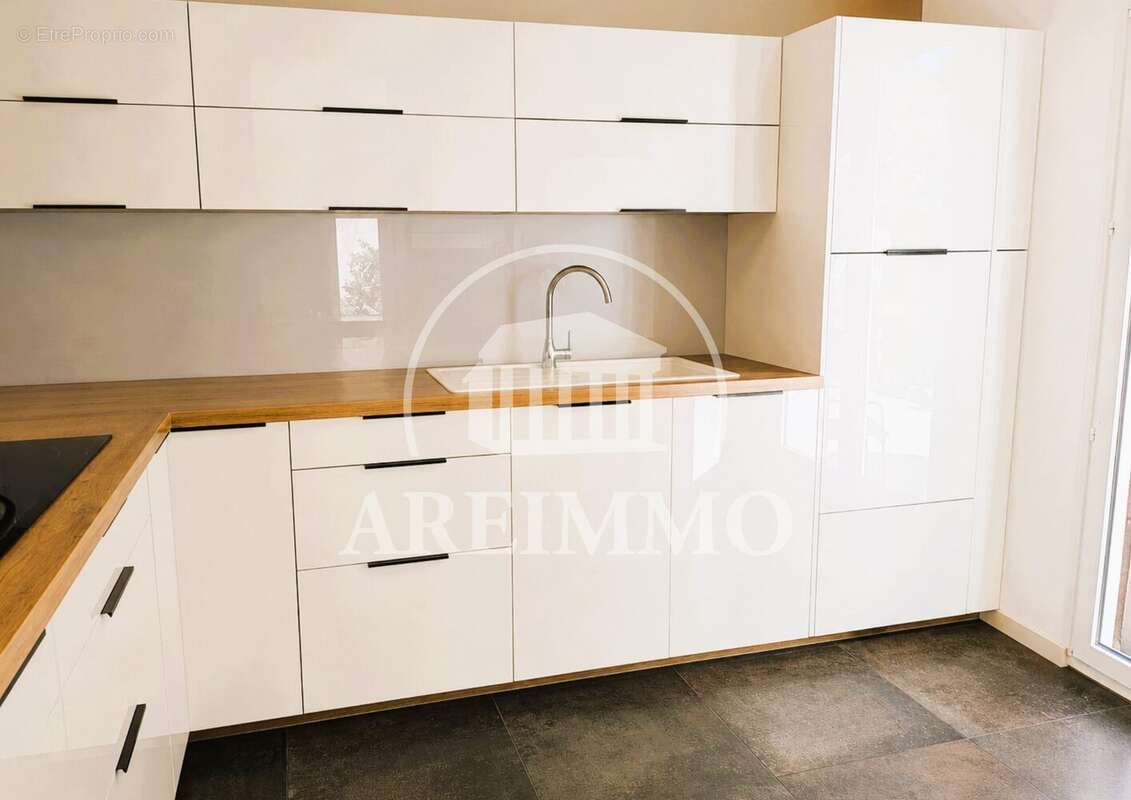 Maison 103 m² à Saint-Martin-De-Londres  - photo 4