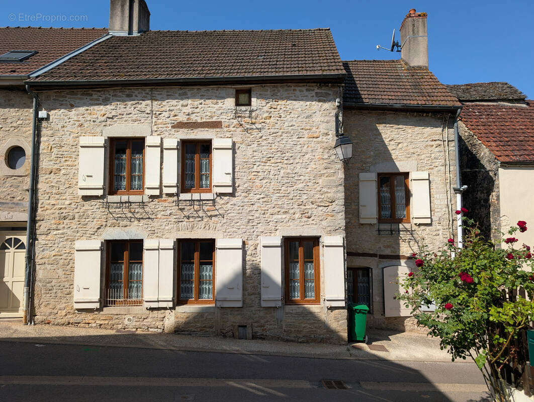 Maison à BLIGNY-SUR-OUCHE