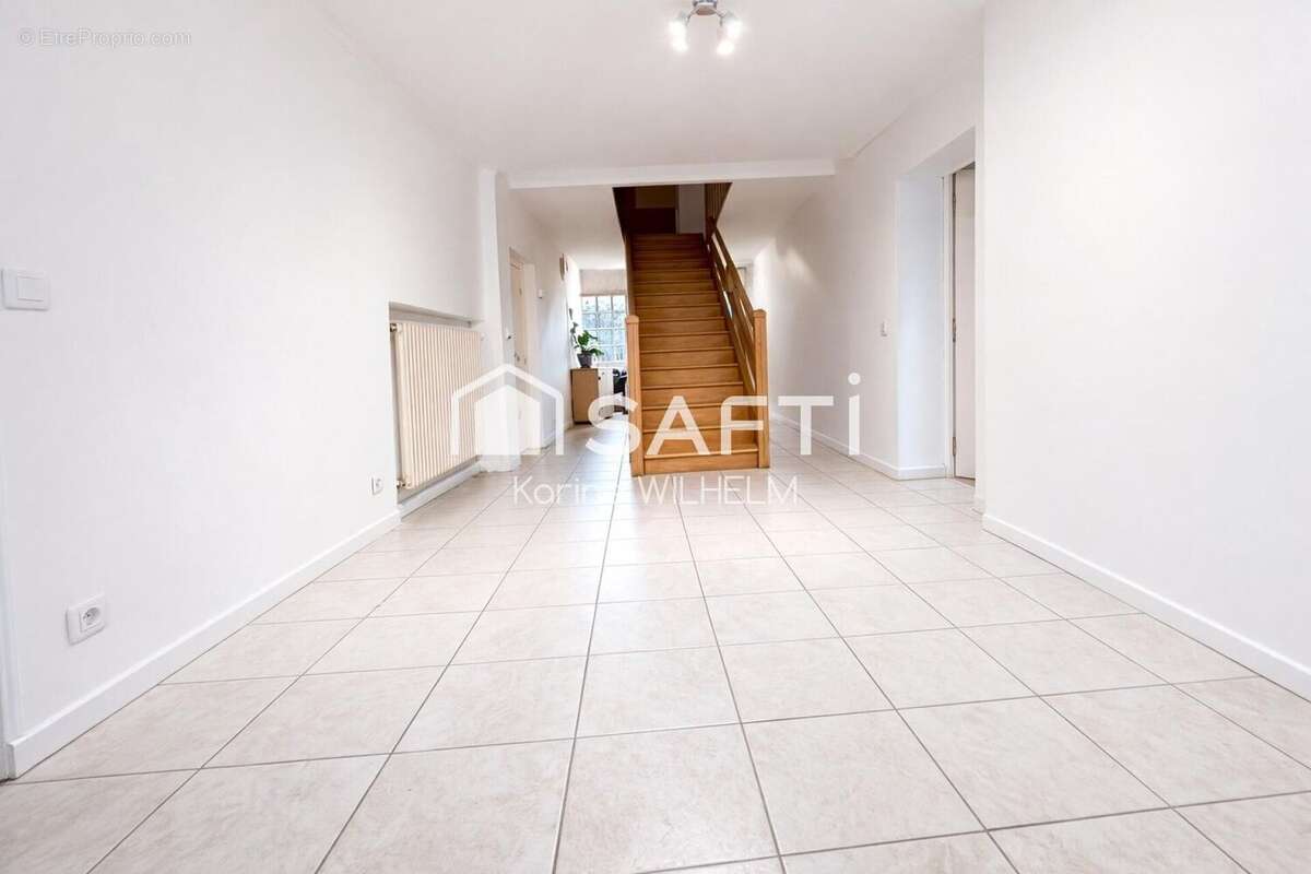 Maison 150 m² à Vannes-Le-Chatel  - photo 5