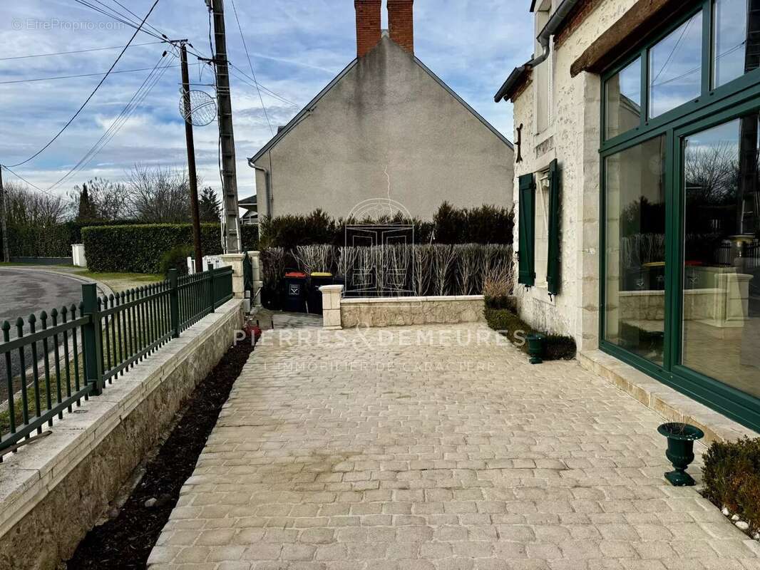 Maison à SAINTE-THORETTE