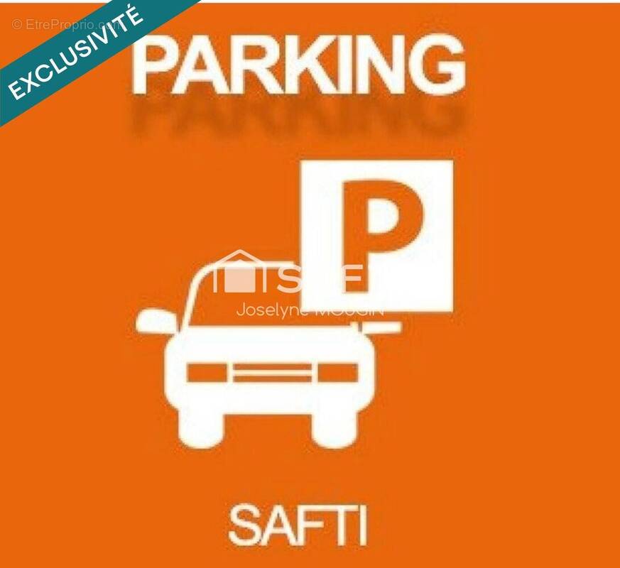 Photo 1 - Parking à DURY