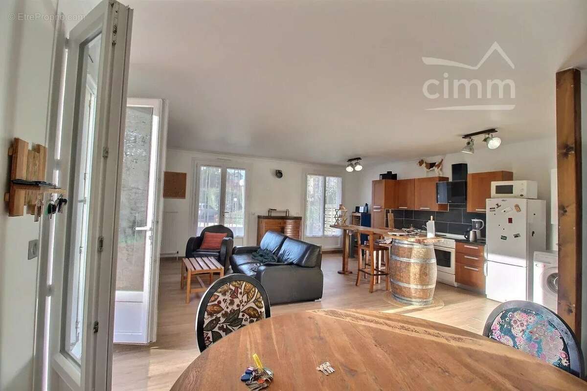 Appartement à SAINT-CYR-SUR-LOIRE