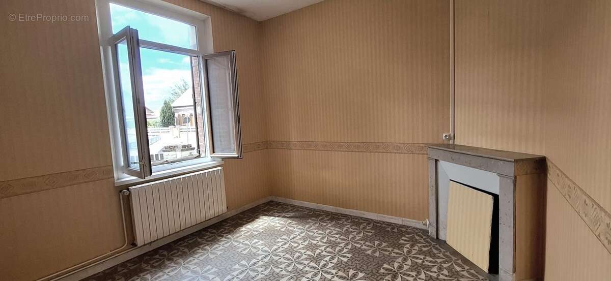Maison indivuelle à vendre 6 pièces, Garage et Jardin ETREILLERS (02590) - photo 18
