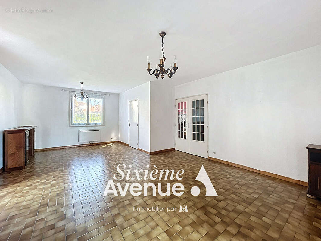 Maison à DECINES-CHARPIEU