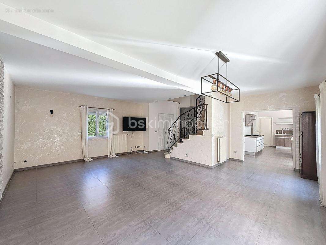 Maison à LES PAVILLONS-SOUS-BOIS