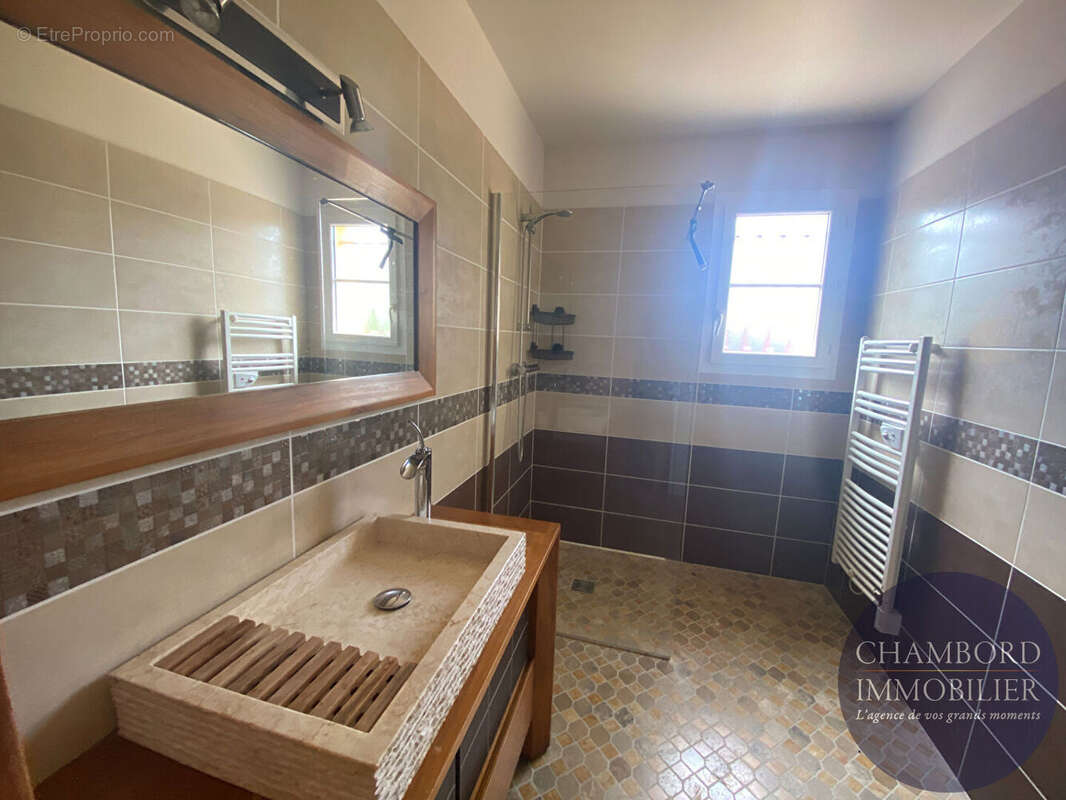 Maison Sassay de plain pied 95 m² - photo 9