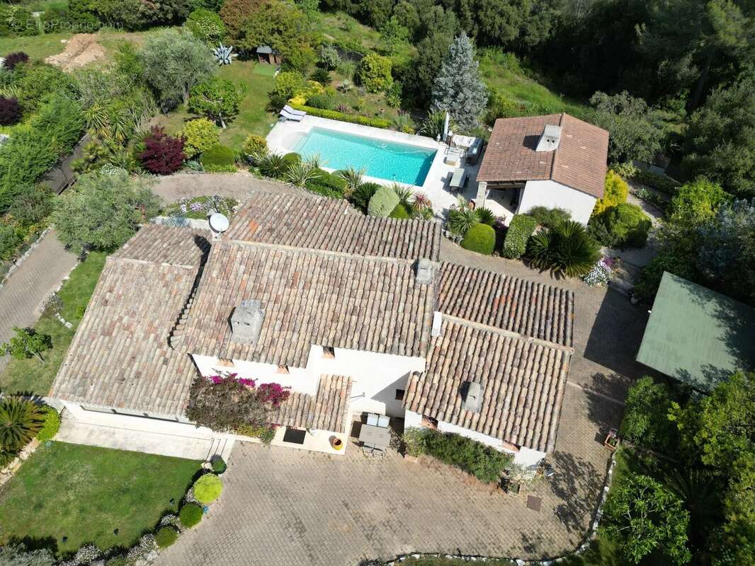 Maison à VALBONNE