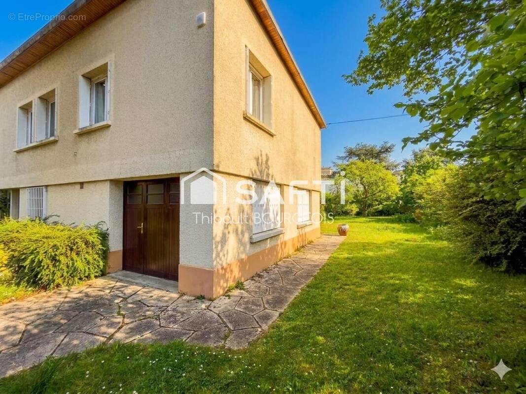 Photo 1 - Maison à VILLEMOMBLE